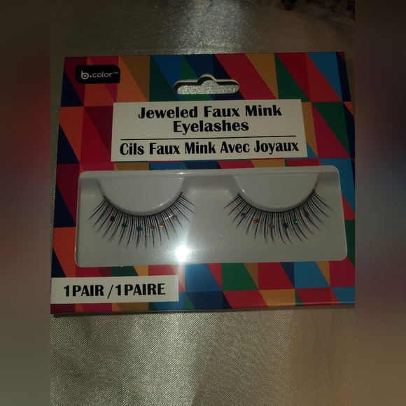 Face Gems & Jeweled Eyelashes - Picture 12 of 13